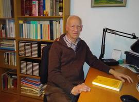 Koldo Artola liburuarekin